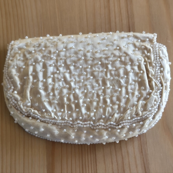 Vintage Jolles Original 1940s Beaded Clutch Purse, Cream/Silver, Party, Wedding - Picture 8 of 15